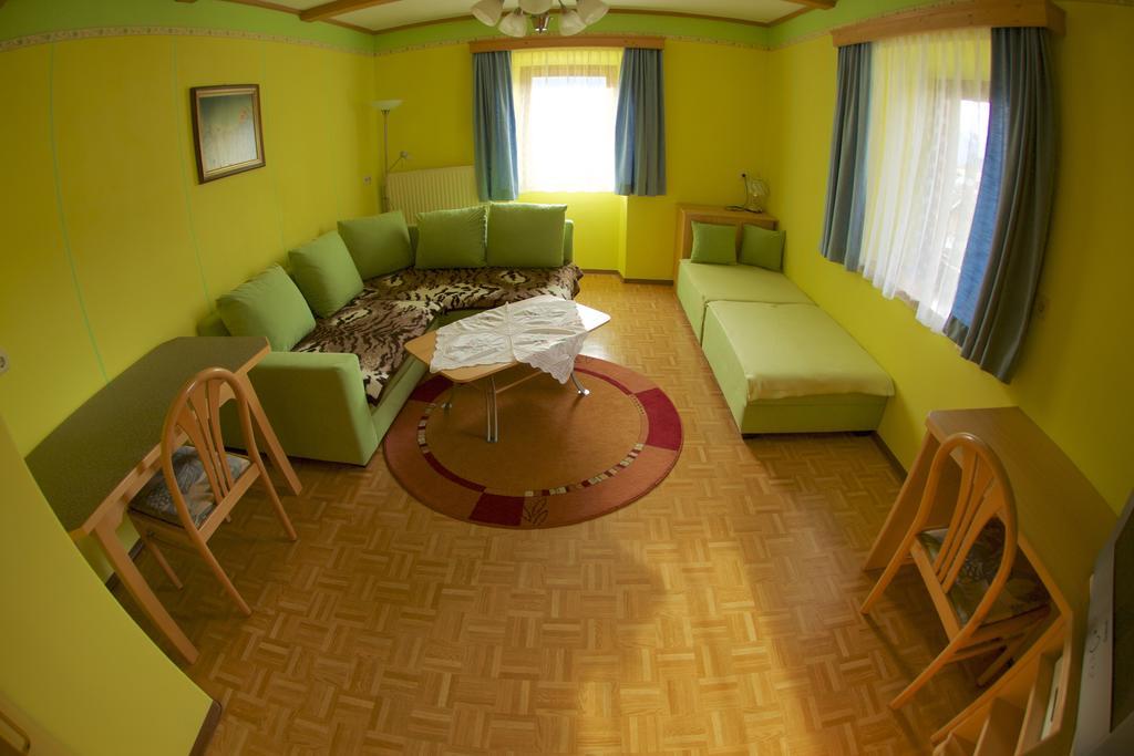 Haus Stoeffler Lägenhet Reisach Rum bild