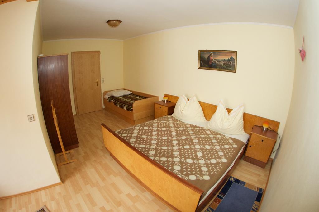Haus Stoeffler Lägenhet Reisach Rum bild