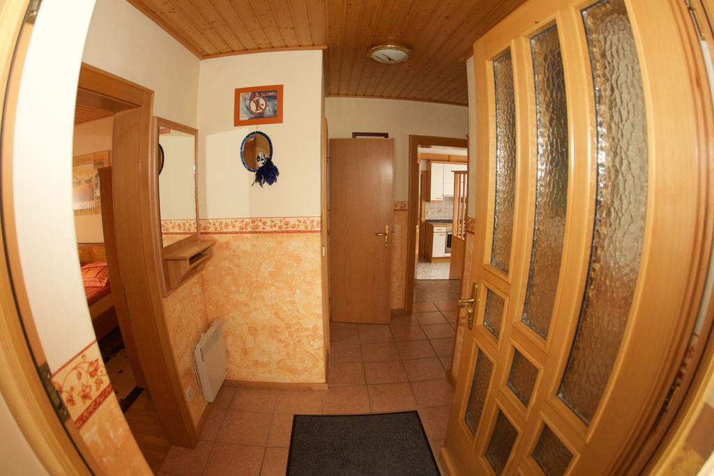 Haus Stoeffler Lägenhet Reisach Rum bild